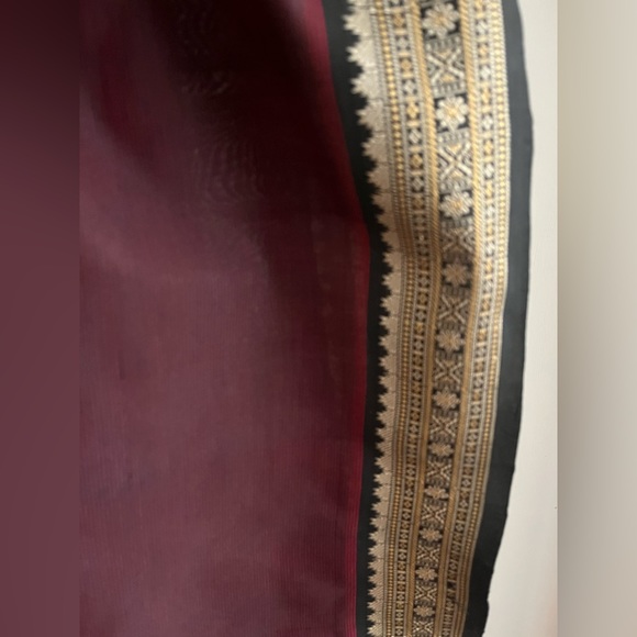 A gorgeous thread work border burgundy black Dupatta wrap shawl scarf 🧣94" long - Picture 6 of 6